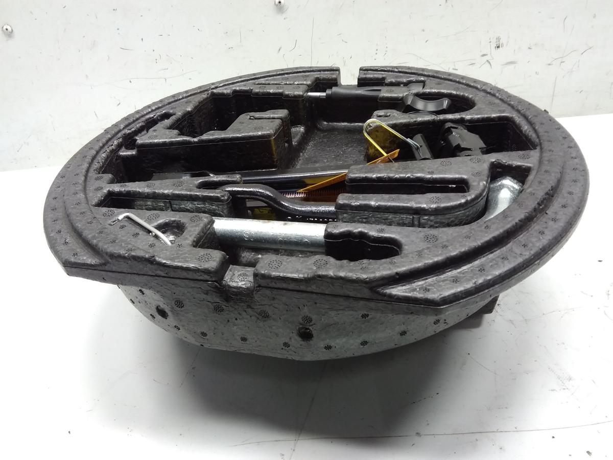 VW Golf 6 original Wagenheber Abschleppöse Schaumstoffbox 1K0011031J BJ2009 VW Golf 6 original Wagenheber Abschleppöse Schaumstoffbox 1K0011031J BJ2009