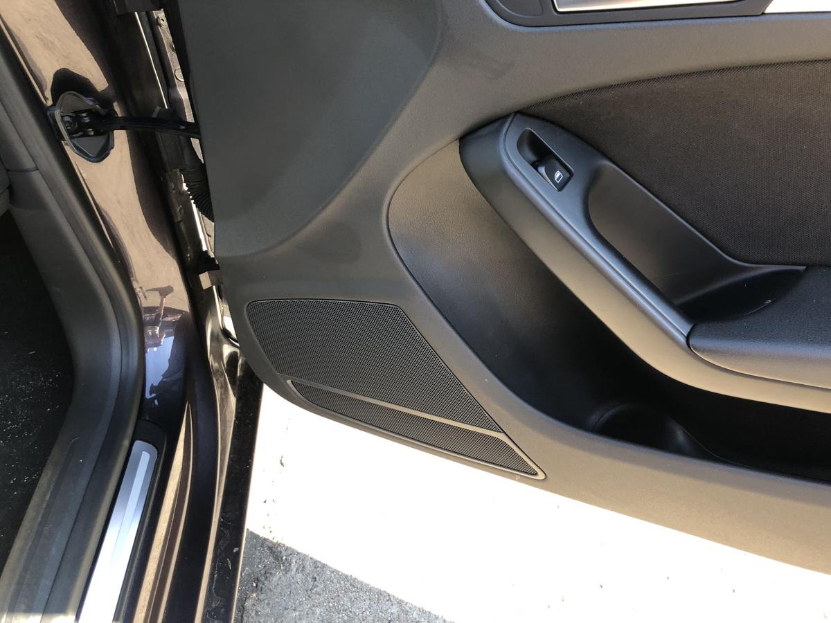 Audi A5 8T Sportback T&uuml;rverkleidung vorn rechts Innenverkleidung T&uuml;r Stoff