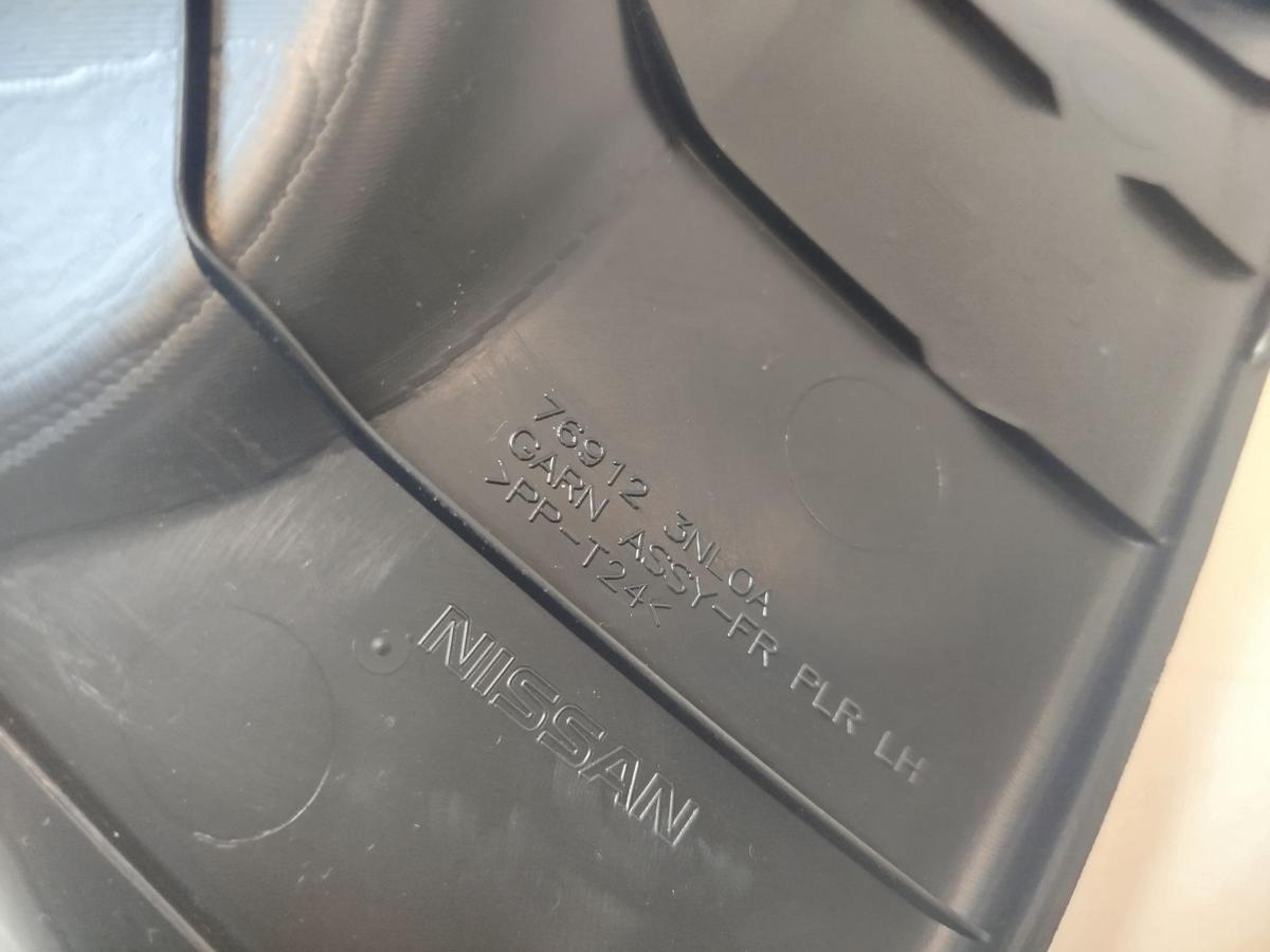 Nissan Leaf ZE1 40kWh Innenverkleidung A S&auml;ule links Blende Verkleidung schwarz