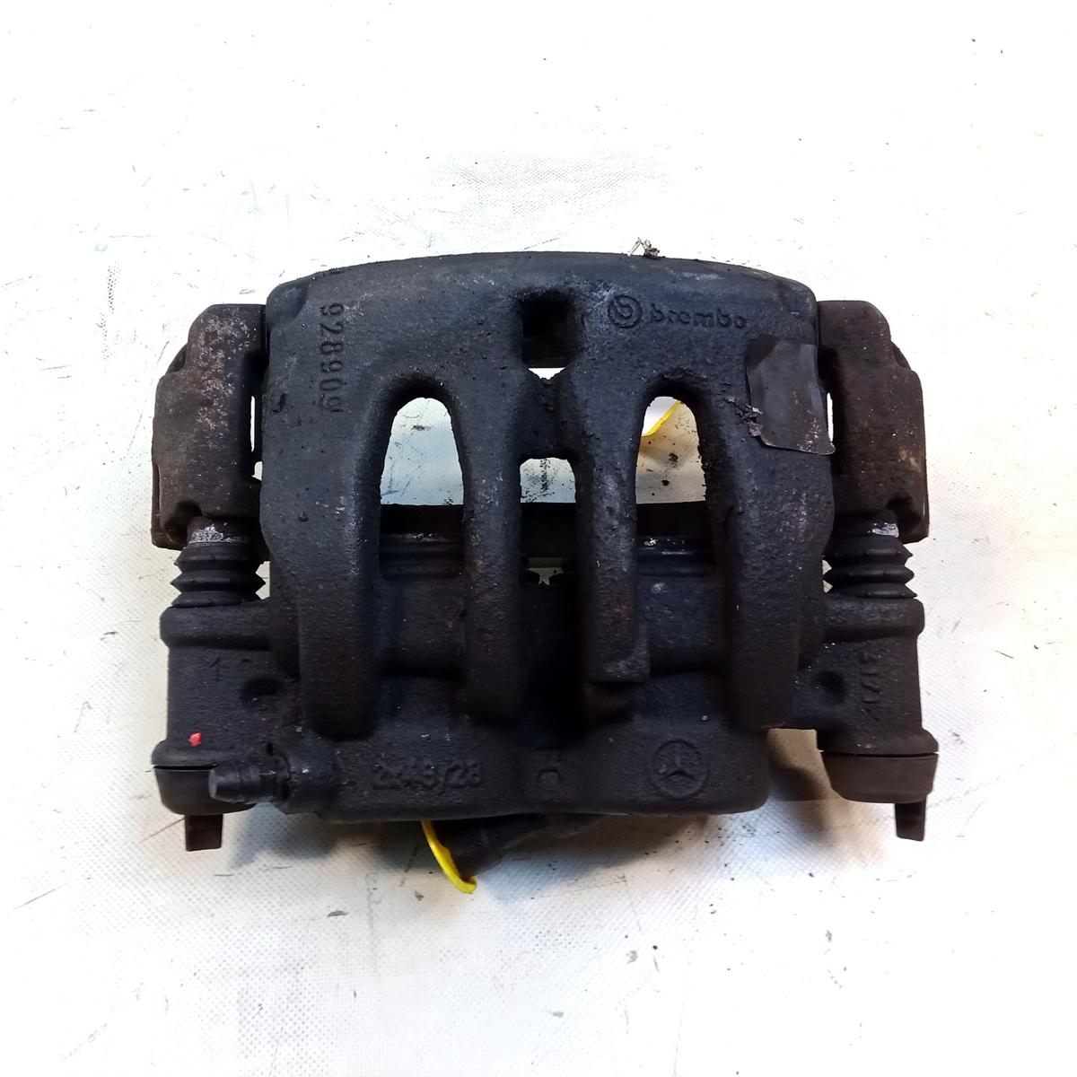 Mercedes Vito 111CDI 447 original Bremssattel vorn links mit Tr&auml;ger Bj.2014