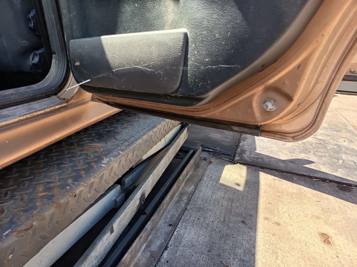 Skoda Octavia Combi 1U original T&uuml;r hinten rechts Fond Roh F8G Atamacabeige Bj 01