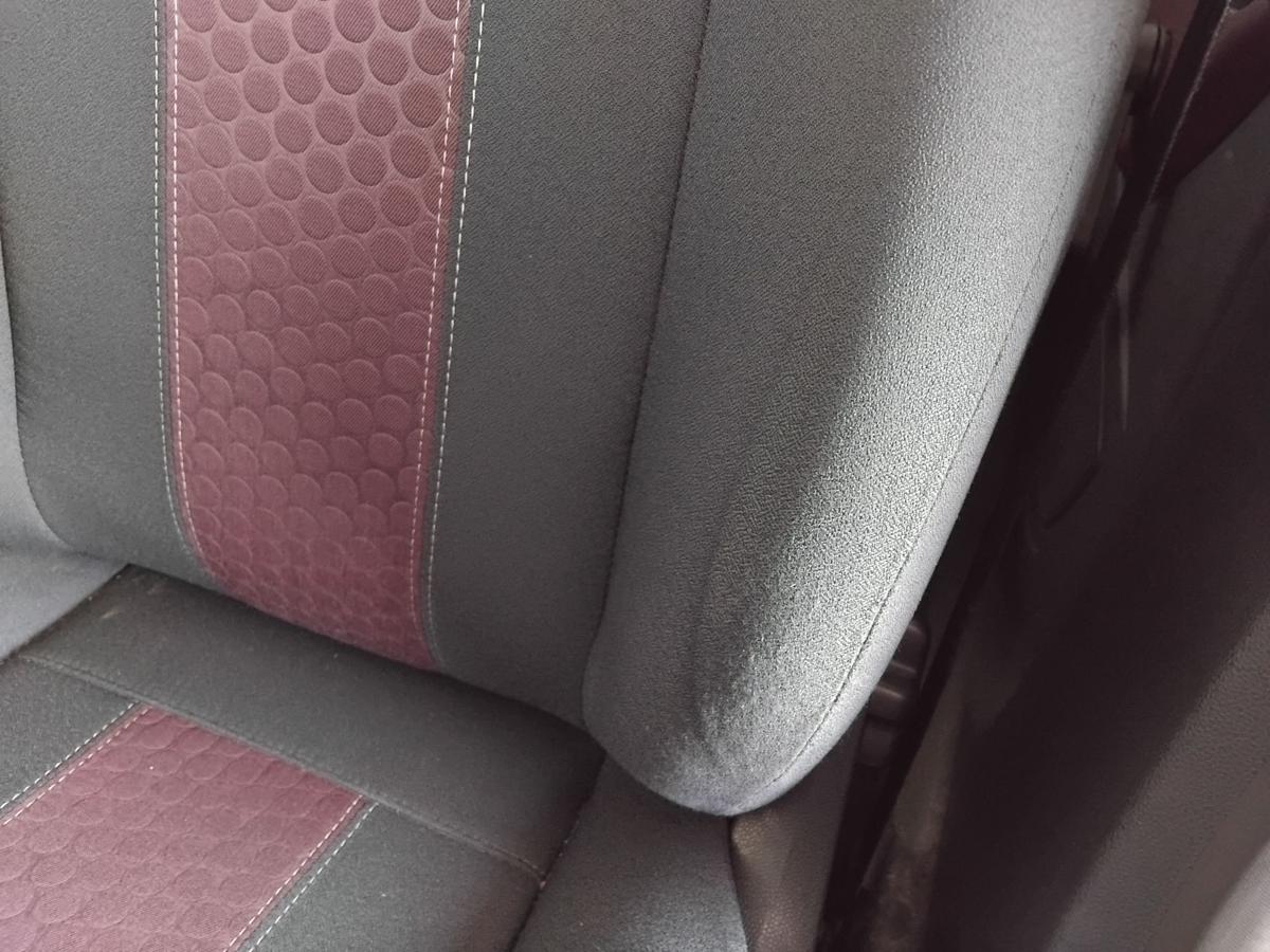 Ford Fiesta JA8 Sitz vorn links Fahrersitz 5-Türer Stoff dunkelgrau BJ2009
