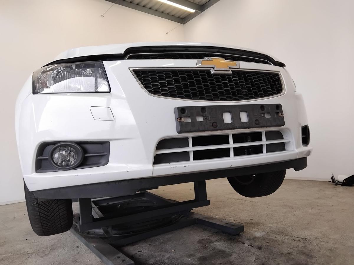 Chevrolet Cruze J300 orig Sto&szlig;stange Stossf&auml;nger vorn BJ2011 GAZ olympic white
