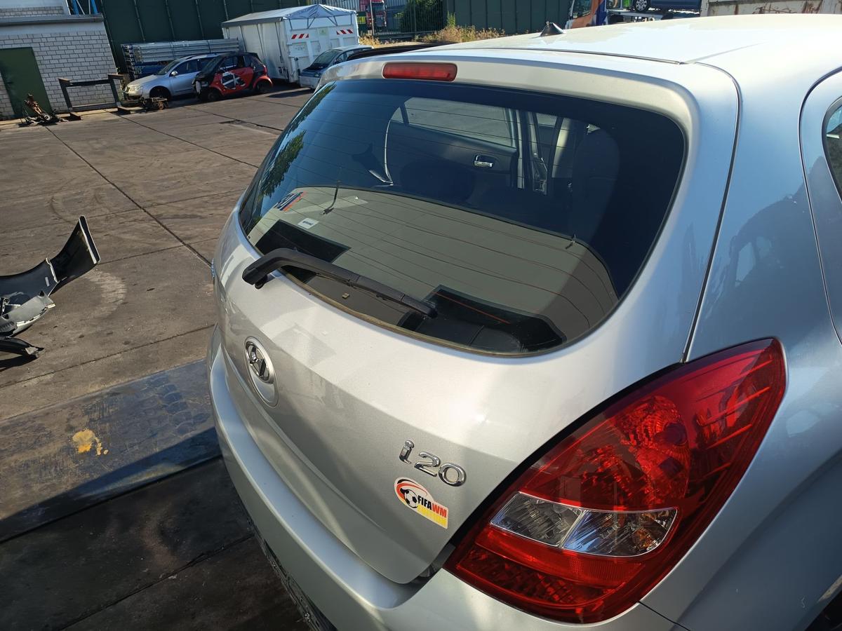 Hyundai i20 original Heckklappe mit Scheibe Deckel hinten FG Sleek silver Bj2011