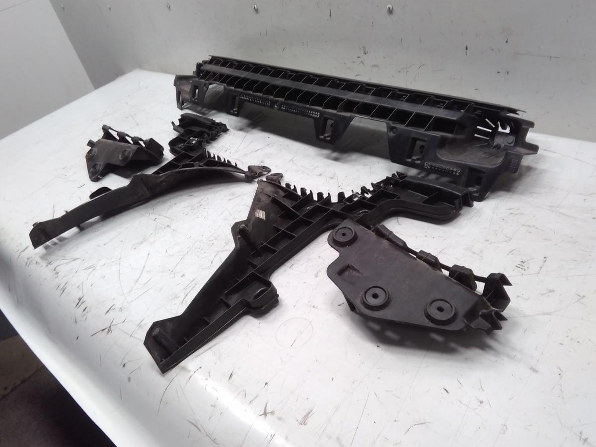 Audi A3 8P Facelift original Satz Halter Stoßfänger hinten 3-Türer Bj.2010