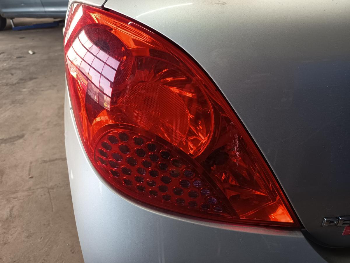 Peugeot 207 Bj 2008 original Rück-Schluss-Heckleuchte links Fahrer 5TRG