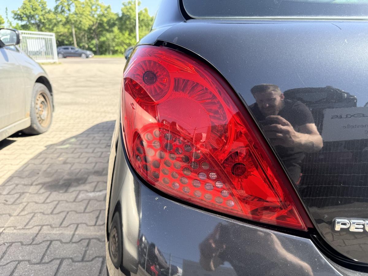 Peugeot 207 original R&uuml;cklicht R&uuml;ckleuchte Schlussleuchte links Bj.2008
