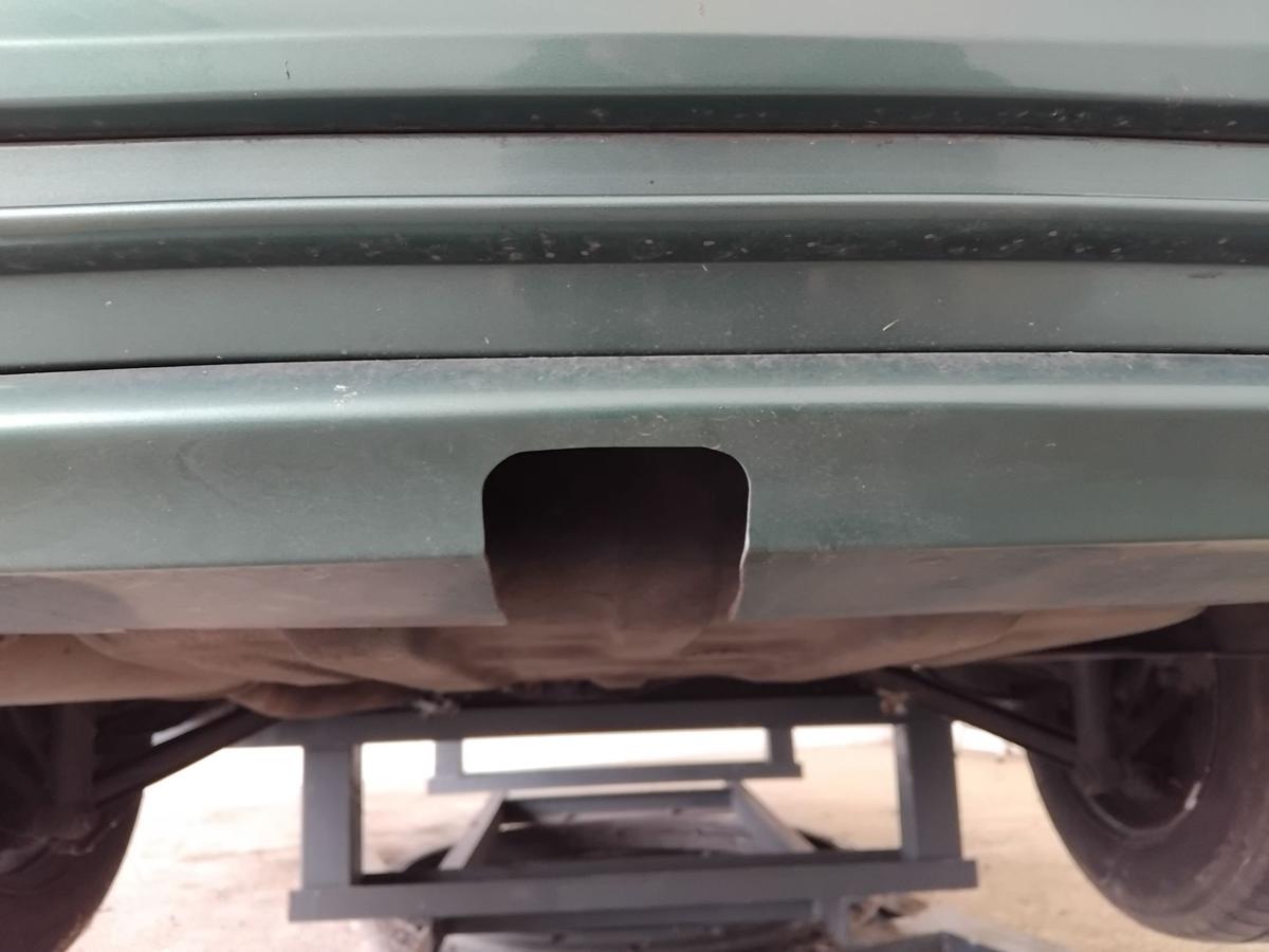 BMW 3er E46 Limousine orig Sto&szlig;f&auml;nger Sto&szlig;stange hinten PDC meergr&uuml;n 393 BJ1999