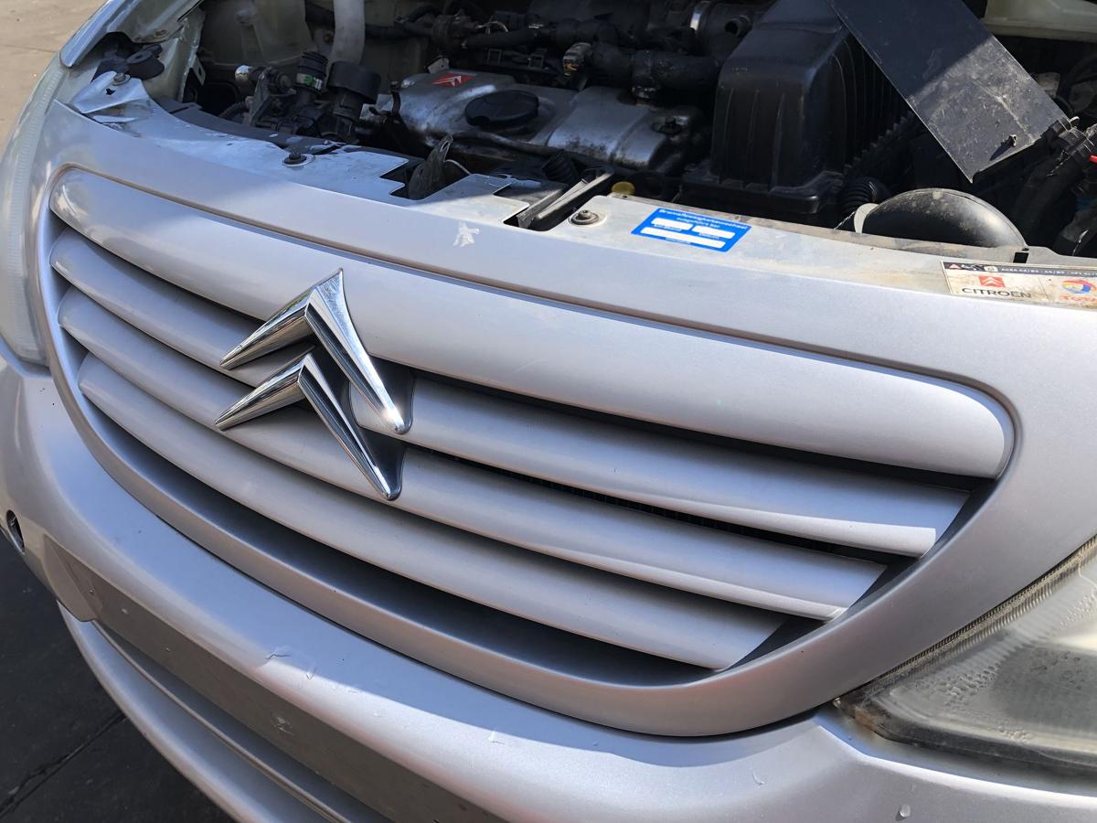 Citroen C3 original Kühlergrill Stoßstange vorn/Front EZR Alugrau Bj 2003