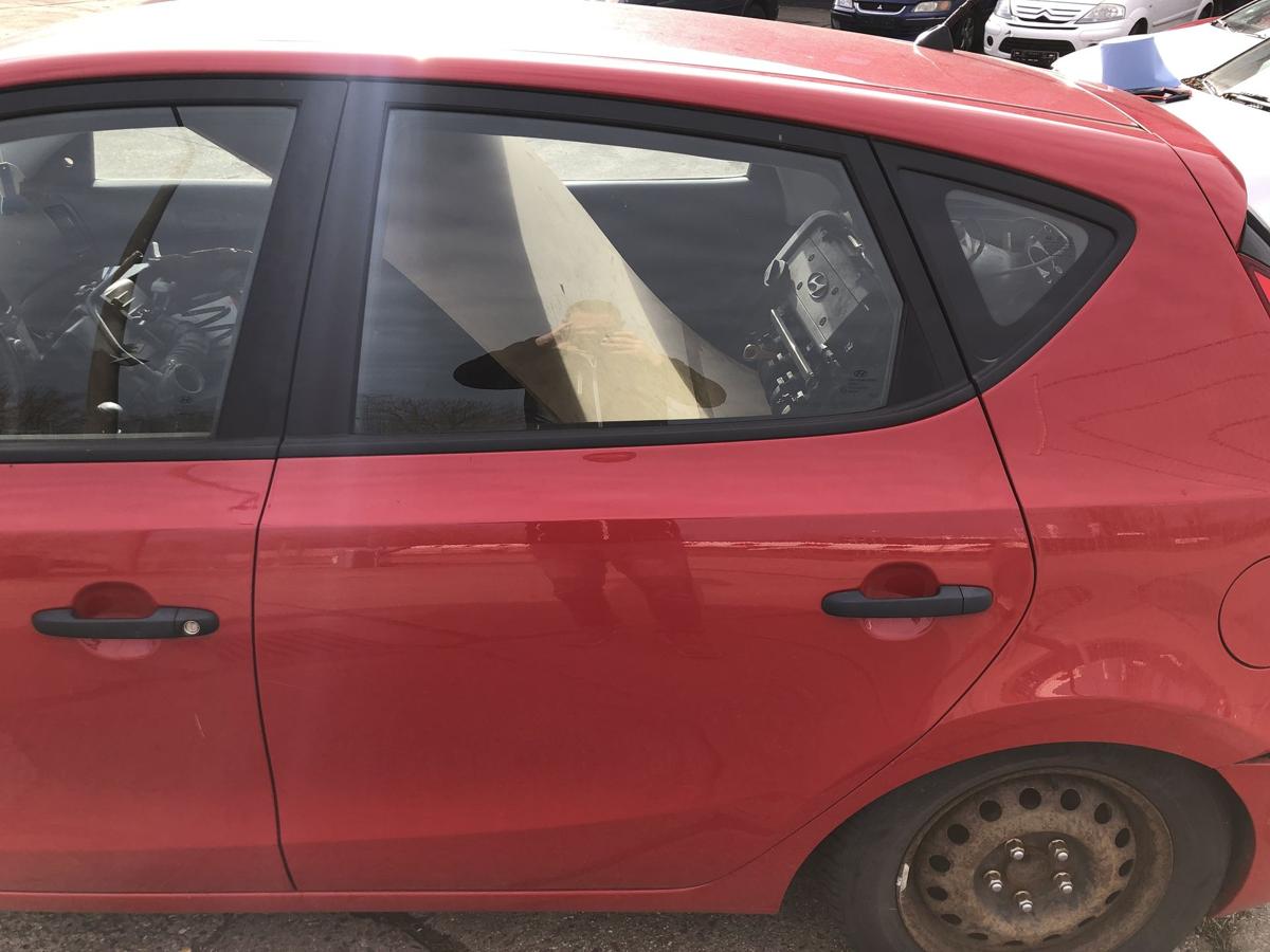 Hyundai i30 FD T&uuml;r hinten links Fondt&uuml;r 5 t&uuml;rer Roh JA Shine Red Produktion CZ