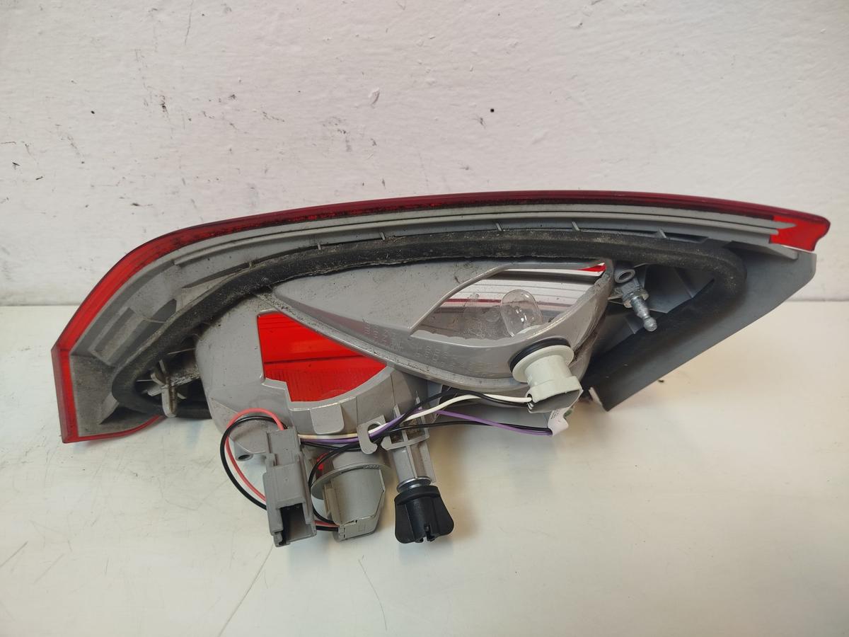 Ford Focus DYB CEW Turnier R&uuml;ckleuchte R&uuml;cklicht innen links Heckklappe ab14