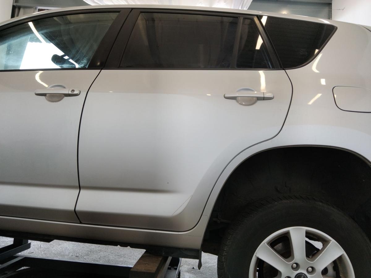 Toyota Rav4 Serie 3 original Tür hinten links classic silbermetallic 1F7 BJ2010