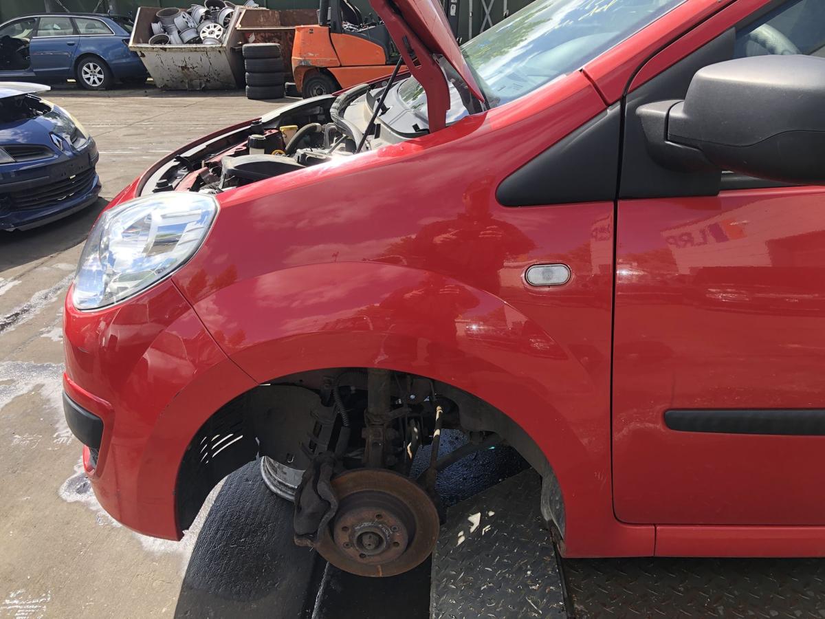 Renault Twingo II original Kotflügel links Seitenteil OV727 Spanischrot Bj 2010