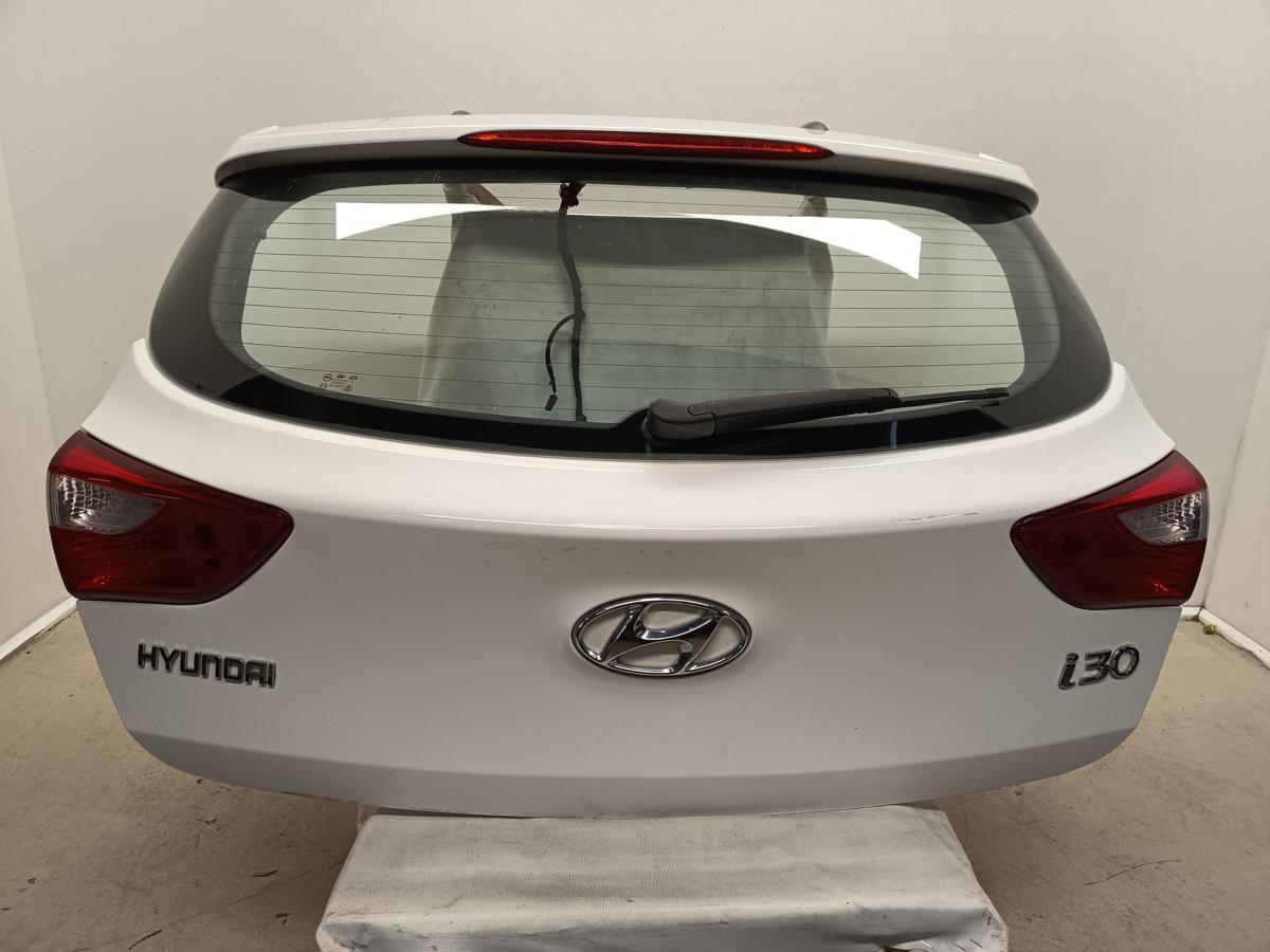 Hyundai i30 GD original Heckklappe mit Scheibe Limousine CREAMY WHITE Bj 2013