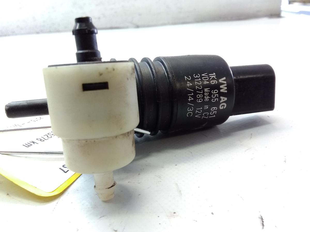 VW Touareg 7P original Pumpe Scheibenreinigung BJ2014