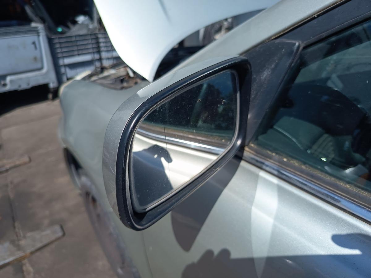 Toyota Avensis T25 Aussenspiegel links elektrisch 1C0 Polarsilber Bj 2005