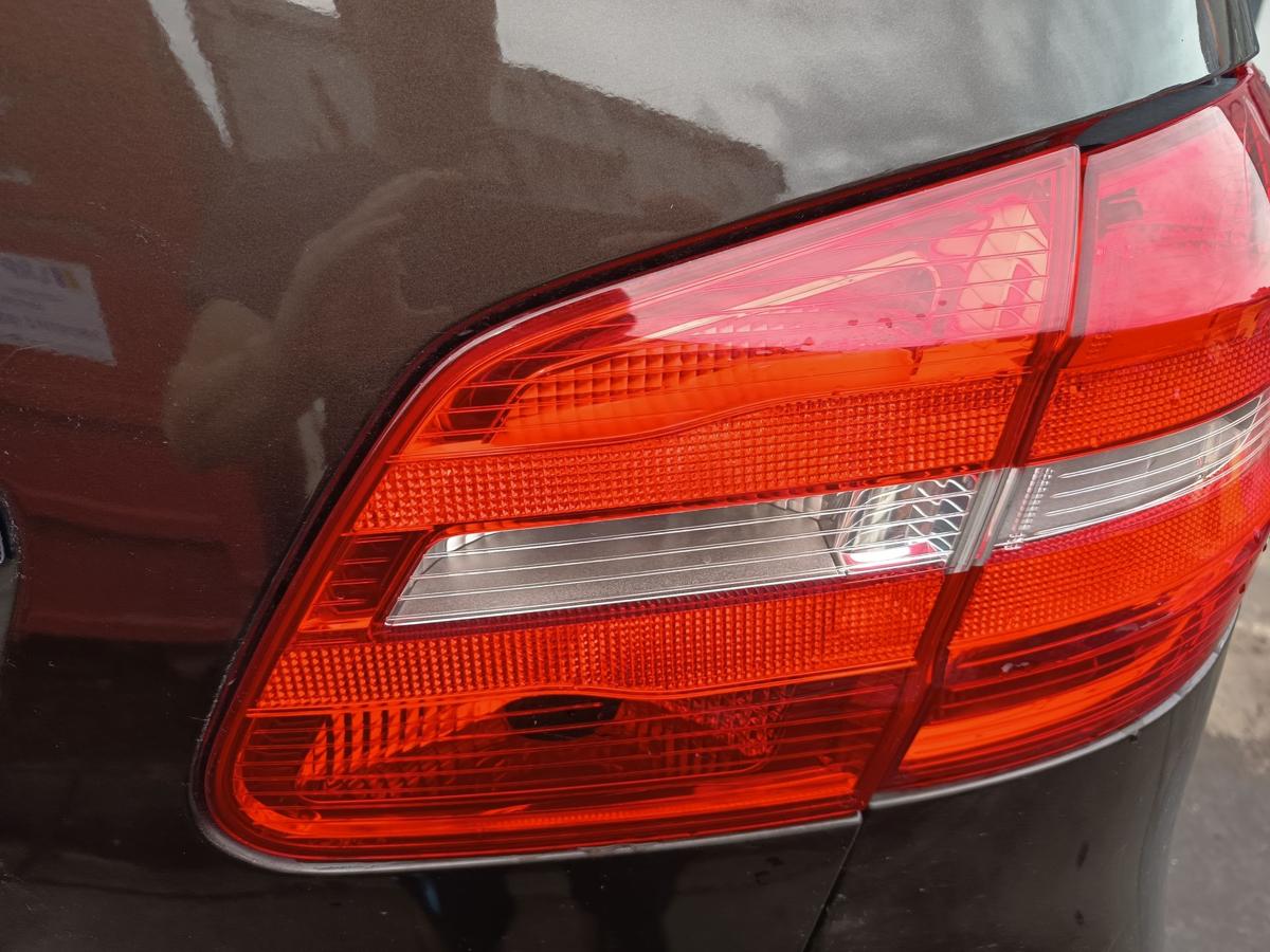 Mercedes W246 original R&uuml;ckleuchte rechts innen Heck Schlusslicht Bj 2014