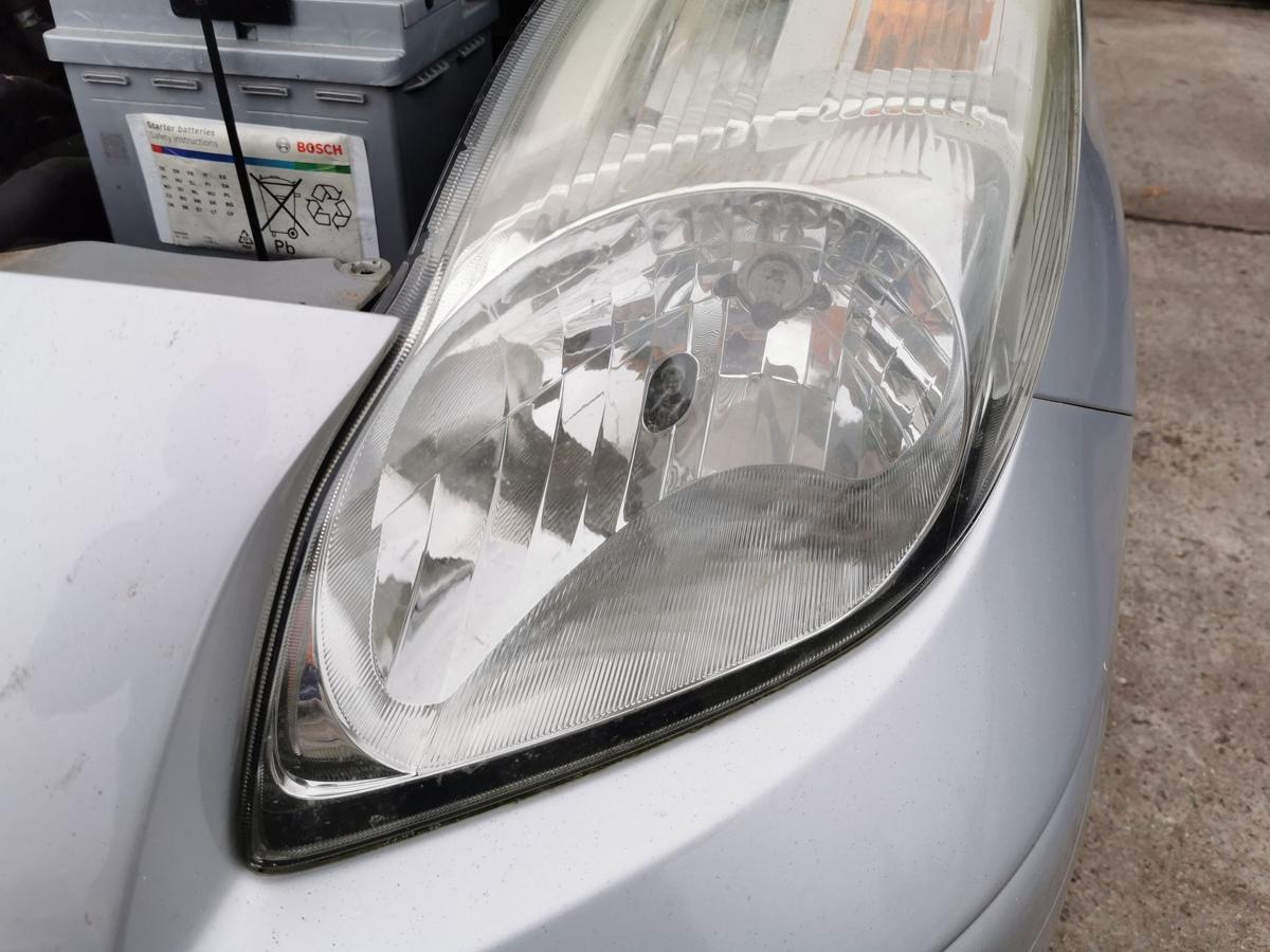 Toyota Yaris XP9 Scheinwerfer Hauptscheinwerfer Frontscheinwerfer vorn links FRA