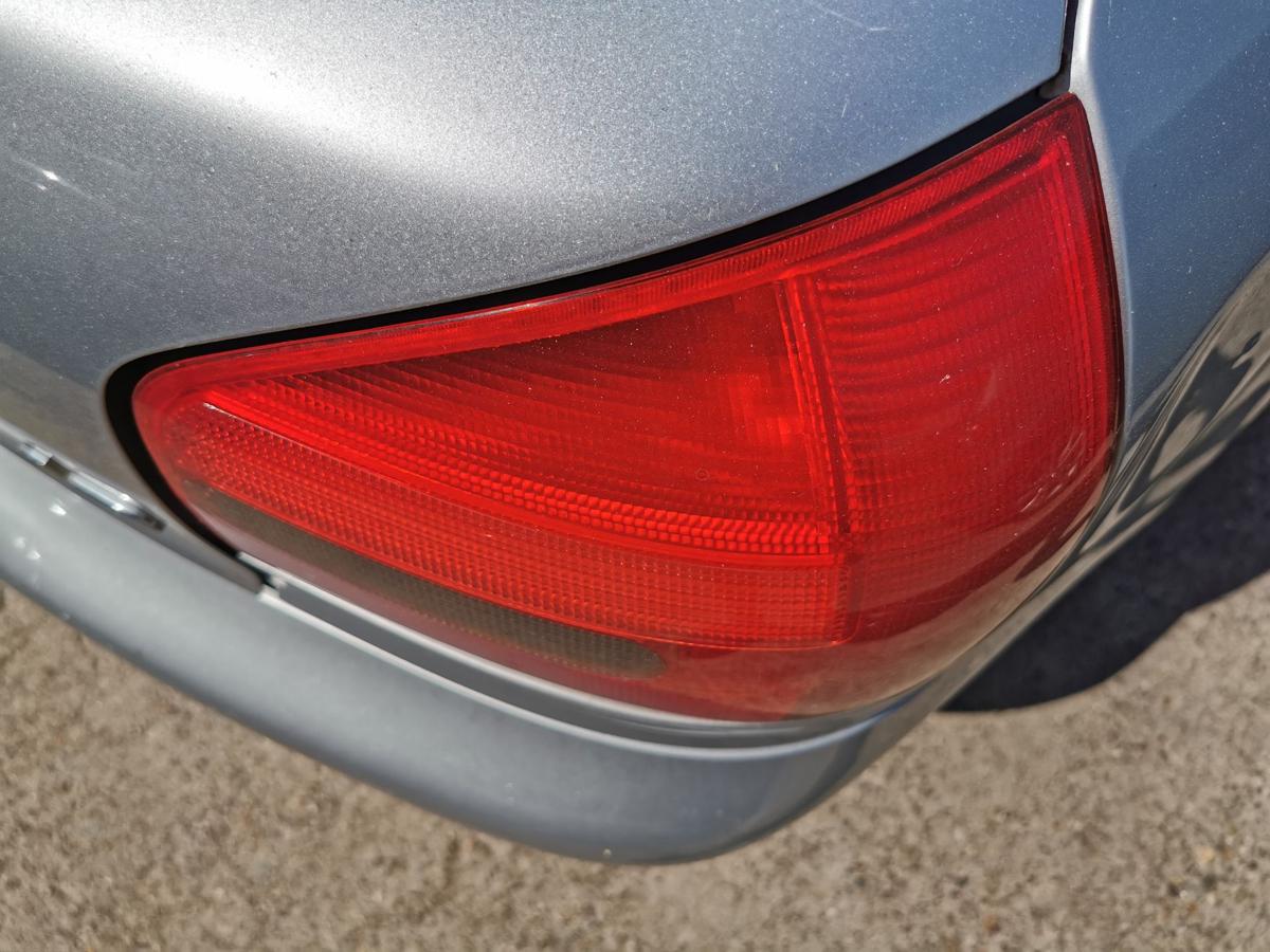Audi A3 8L Rückleuchte Schlussleuchte hinten rechts OE 3 Türer bis Bj 2000