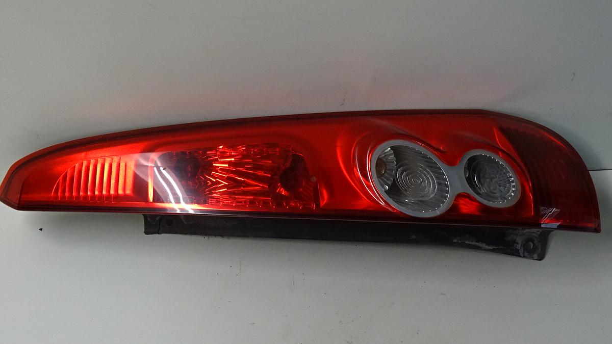 Ford Fiesta JH BJ2006 Rückleuchte Rücklicht rechts rot weiß 6S6113404A