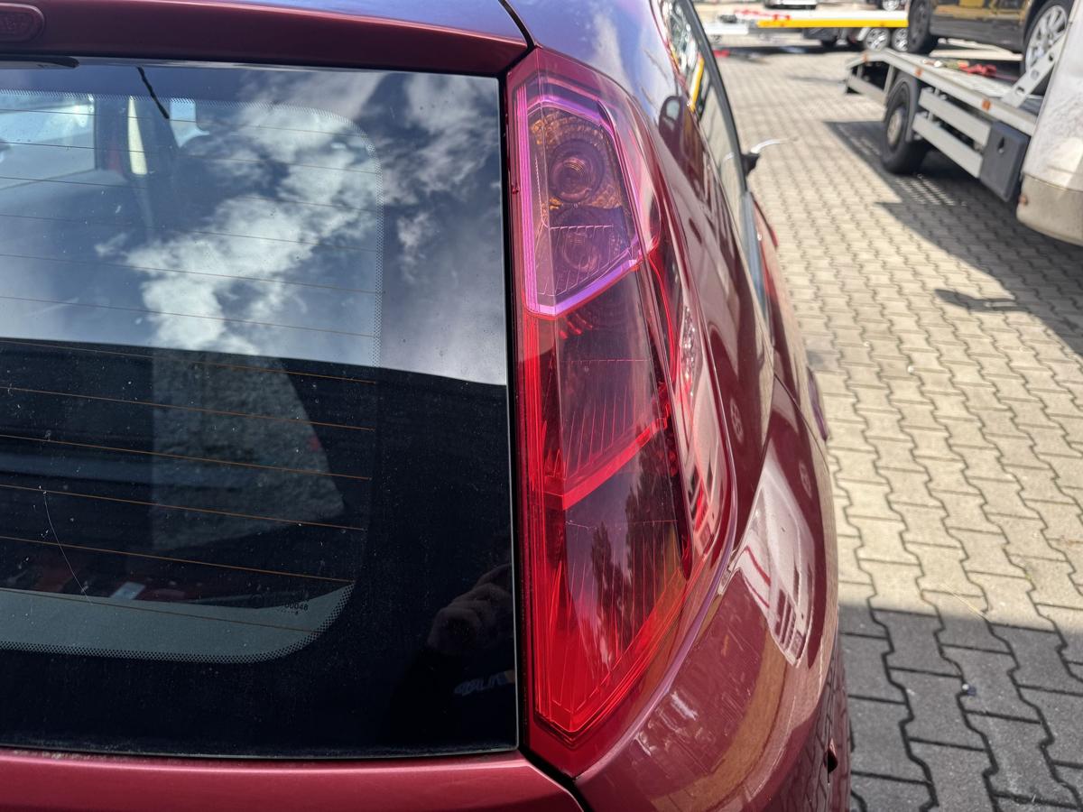 Fiat Grande Punto original R&uuml;cklicht R&uuml;ckleuchte Schlussleuchte rechts Bj.2008