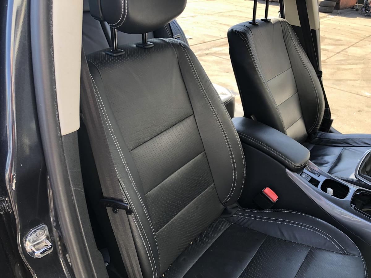 Renault Laguna III original Beifahrerseitz vorn rechts Leder schwarz Bj 2010