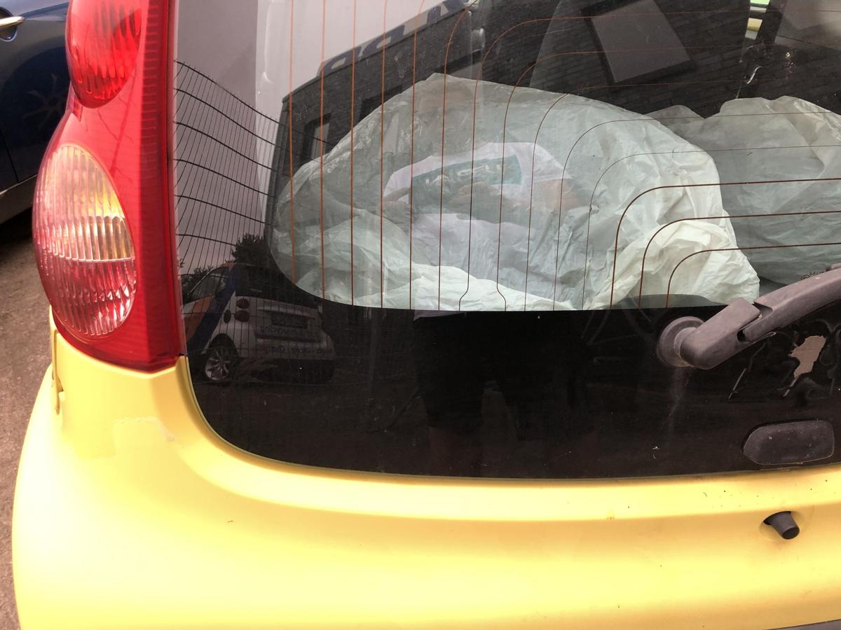 Peugeot 107 Typ P Heckscheibe Heckklappe heizbar Heckdeckel Glas Kofferklappe