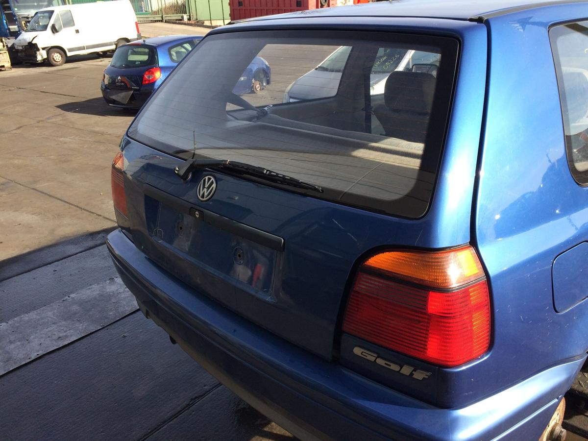 VW Golf III original Heckklappe mit Scheibe Kofferraumdeckel R5V Fjordblau Bj 96