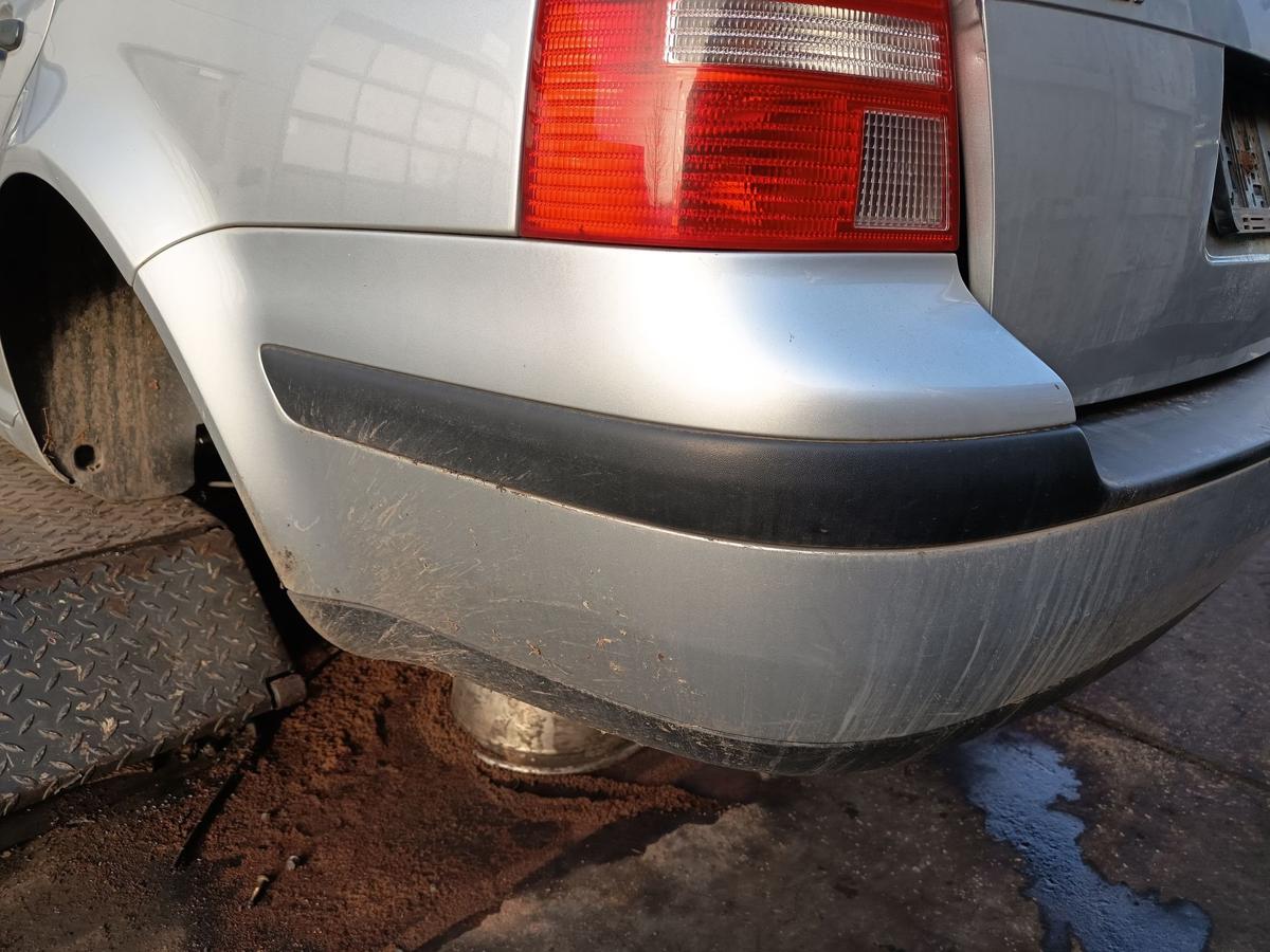 VW Golf IV Kombi original Sto&szlig;stange hinten LA7W Silber Baujahr 2003