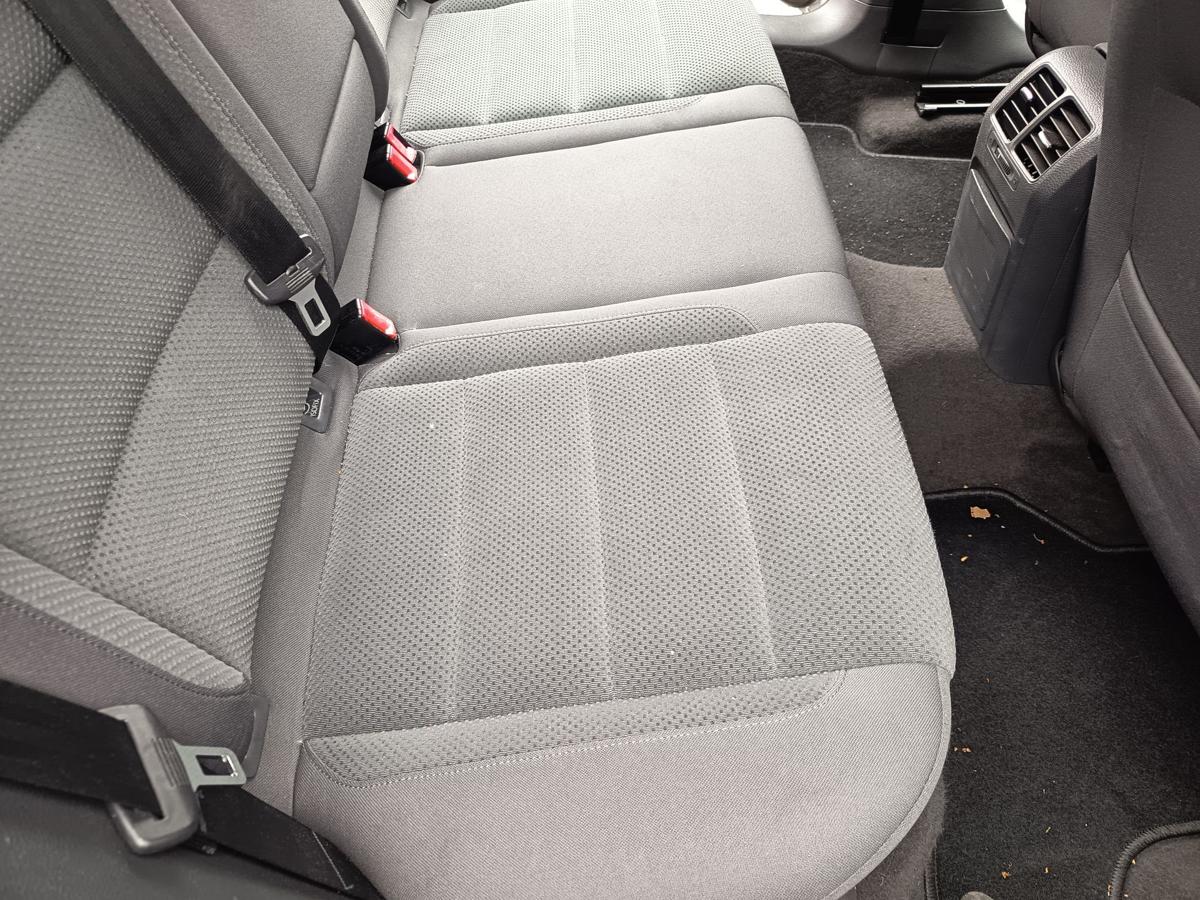 VW Golf V original Rücksitzbank Fond hinten Stoff schwarz Bj 2005