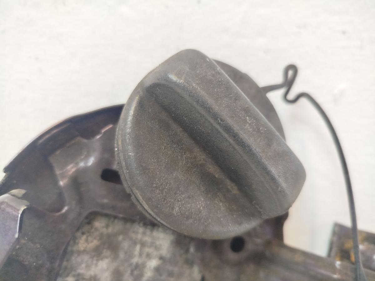 Toyota IQ Typ AJ Tankklappe Tankdeckel Tankverschluss 9AH Deep Amethyst