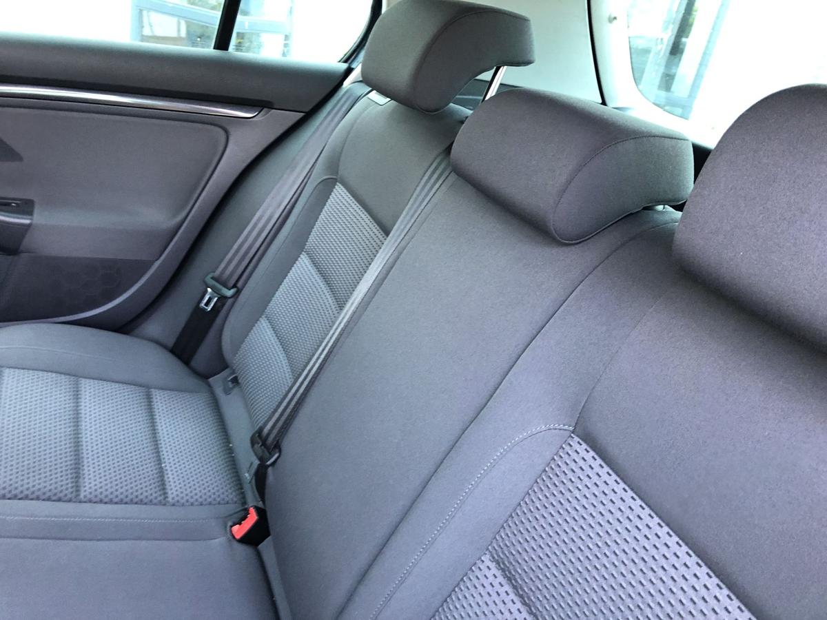 VW Golf 5 V 1K R&uuml;cksitzbank hinten Sitzbank R&uuml;ckbank f&uuml;r 5 t&uuml;rer Stoff