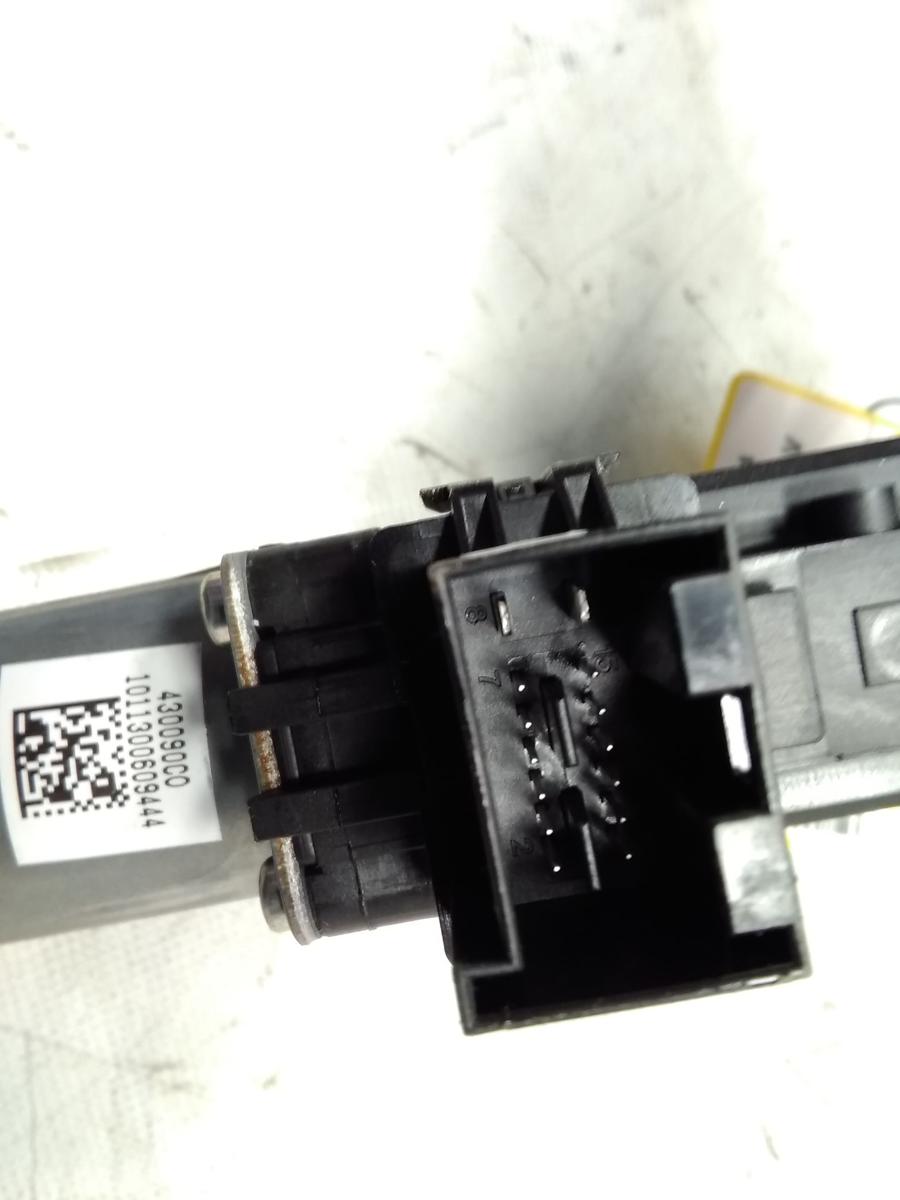 Skoda Fabia 2 5J Facelift original Fensterhebermotor vorn rechts 6R0959802P BJ2011