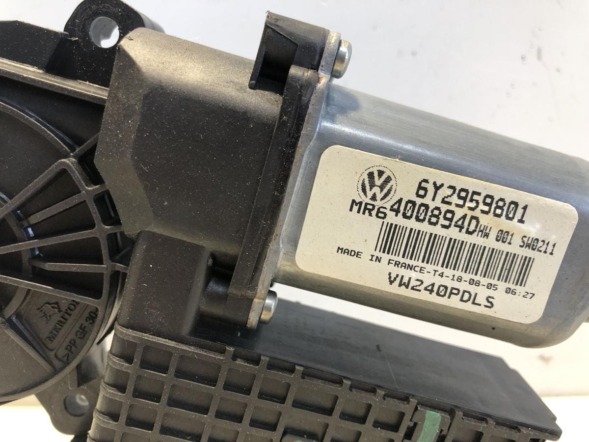 VW Polo 9N3 original Fensterhebermotor rechts Beifahrer 8Y2959801 Bj 2005