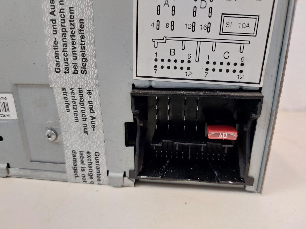 VW Golf 5 Variant Radio Autoradio RCD 300 Originalteil kein Code vorhanden