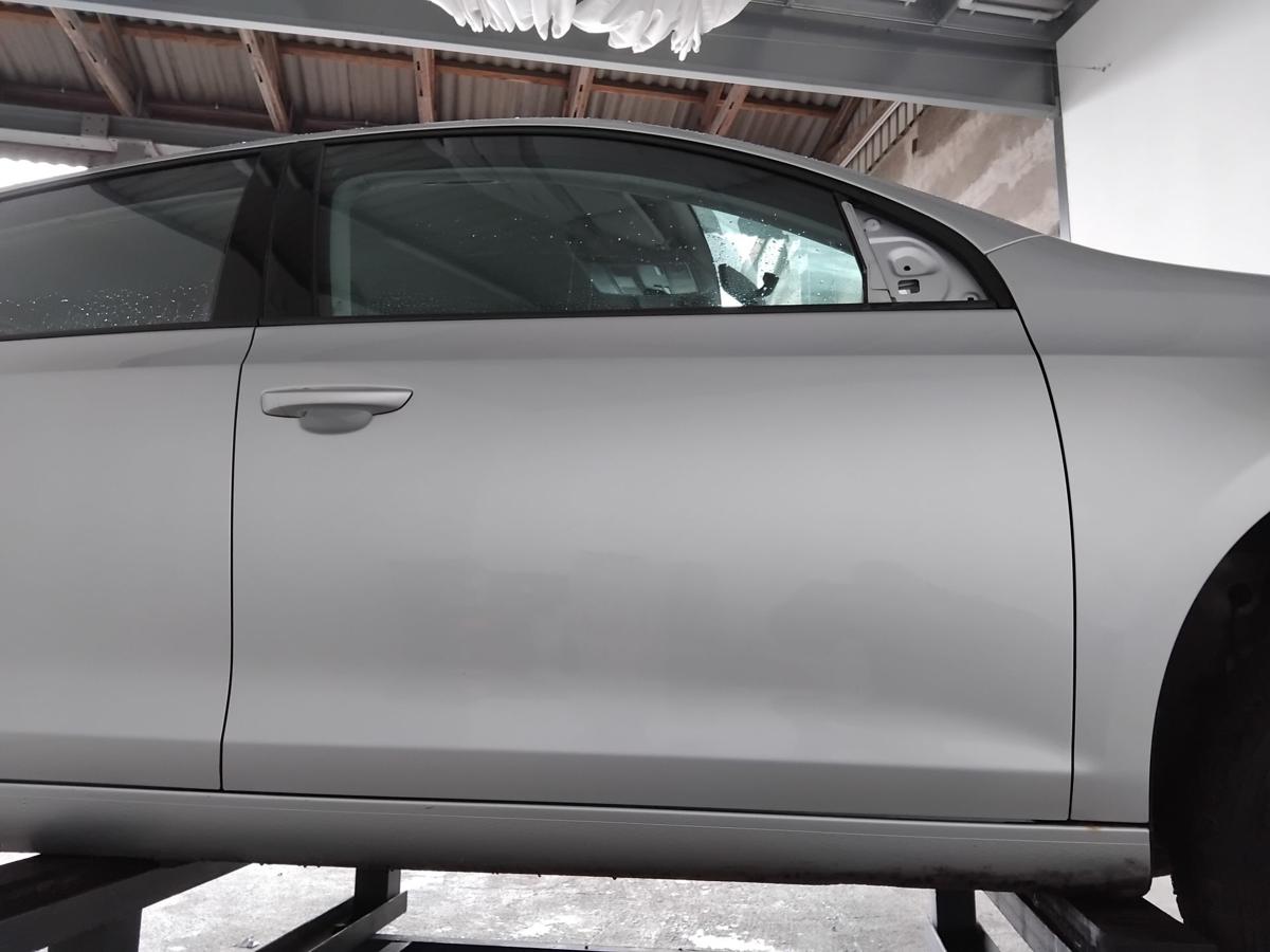 VW Golf 6 T&uuml;r vorn rechts Beifahrert&uuml;r LA7W reflexsilber 5t&uuml;rig Flie&szlig;heck BJ2009