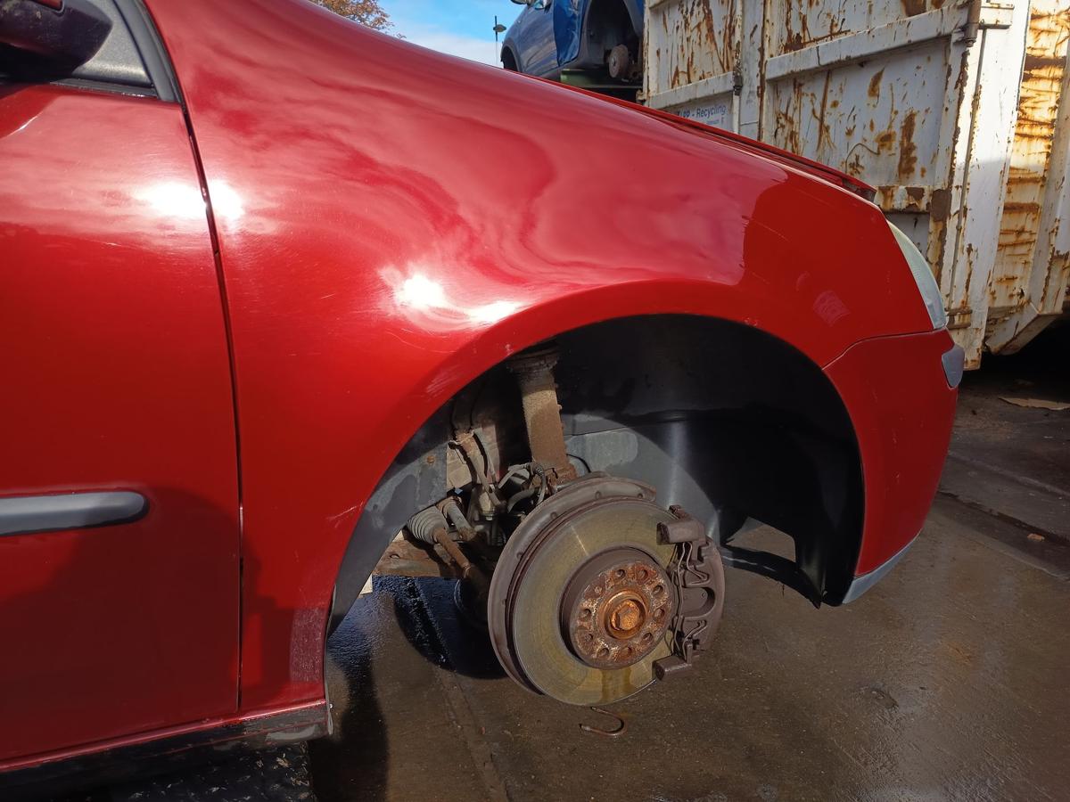 VW Golf V 5 original Kotflügel rechts LA3W Rot Bj 2003 VW Golf V 5 original Kotflügel rechts LA3W Rot Bj 2003