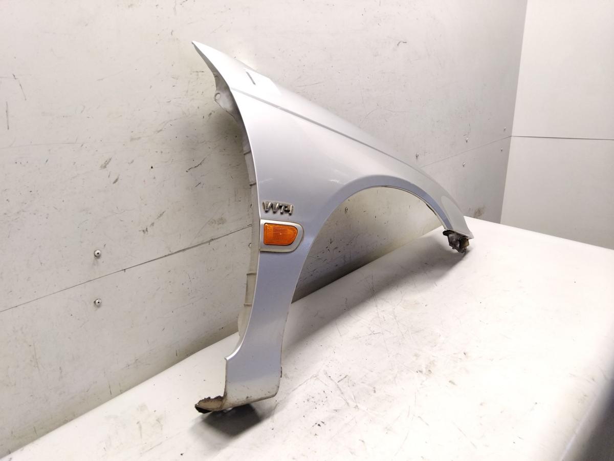 Toyota Avensis T22 original Kotfl&uuml;gel vorn rechts silbermetallic BJ2002