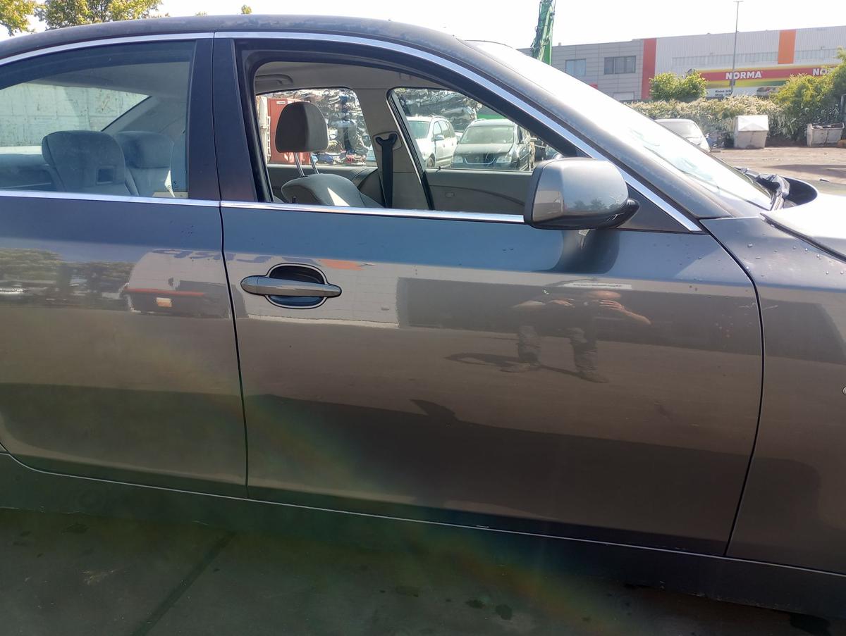 BMW 5er E60 original vorn rechts Beifahrertür A36 Titangrau Bj 2005