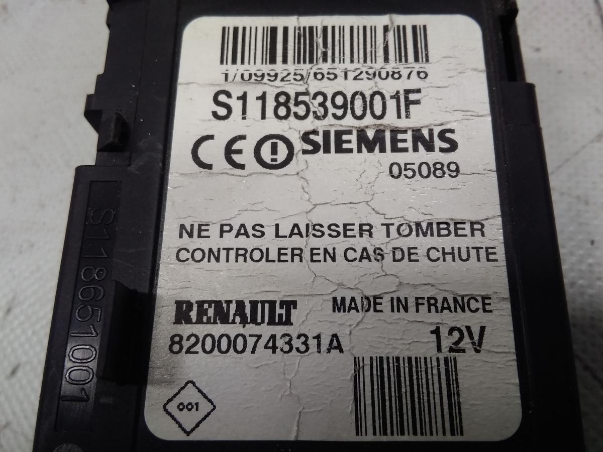 Renault Megane 2 orig. Chipkartenlesegerät mit 2 Chipkarten BJ2005 8200074331A