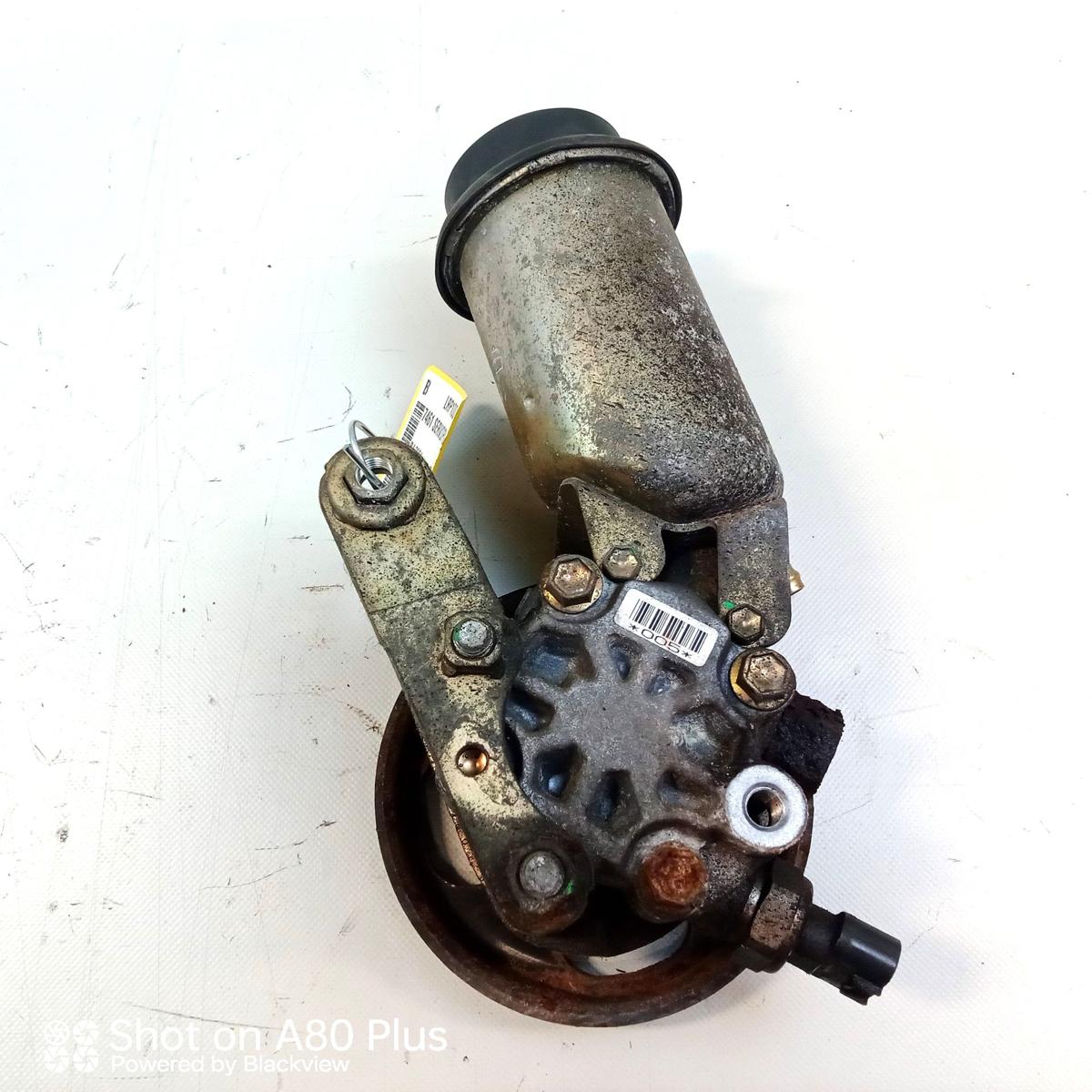 Toyota Yaris Verso original Servopumpe 1.5 77kw 1NZ-FE BJ2004