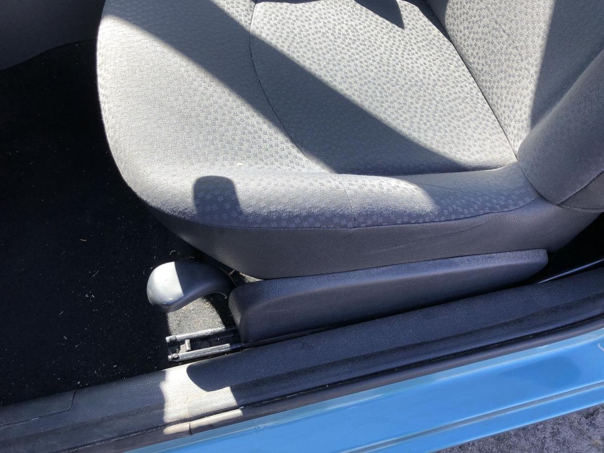 Renault Clio II 2 Campus Sitz vorn links Fahrersitz nur f&uuml;r 3 t&uuml;rer Stoffsitz