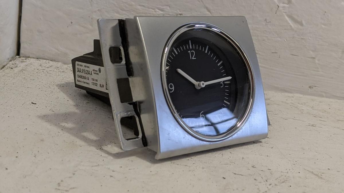 VW Passat 3C B7 Uhr analog Analoguhr Clock