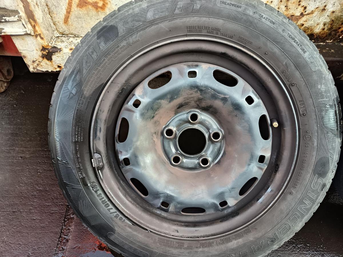 Skoda Fabia 6Y original Satz Stahlfelgen 5x14 ET35 OHNE Reifen Bj 2007