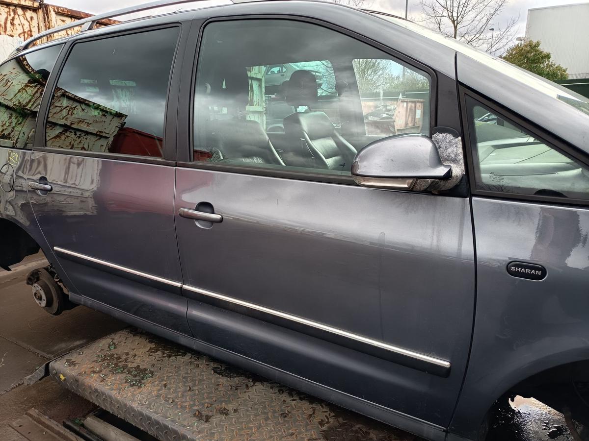 VW Sharan original T&uuml;r vorne rechts LR7K grau Baujahr 2009