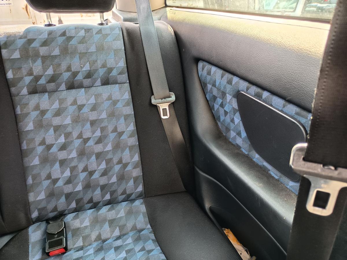 Opel Astra G 3t&uuml;rer original Sitzausstattung komplett Stoff schwarz/blau Bj 1999