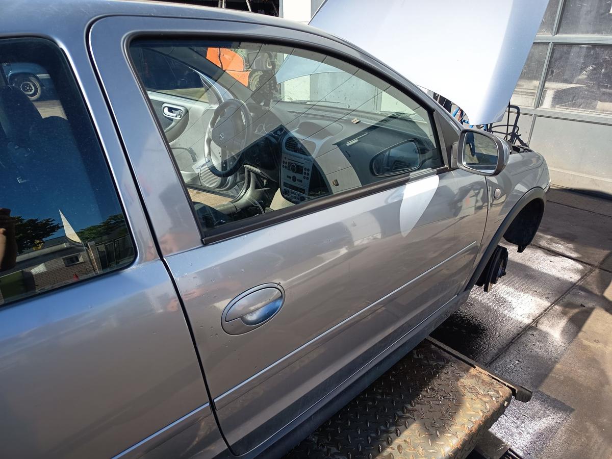 Opel Corsa C original T&uuml;r rechts Beifahrer 3t&uuml;rig Z163 Lichtsilber Bj 2005