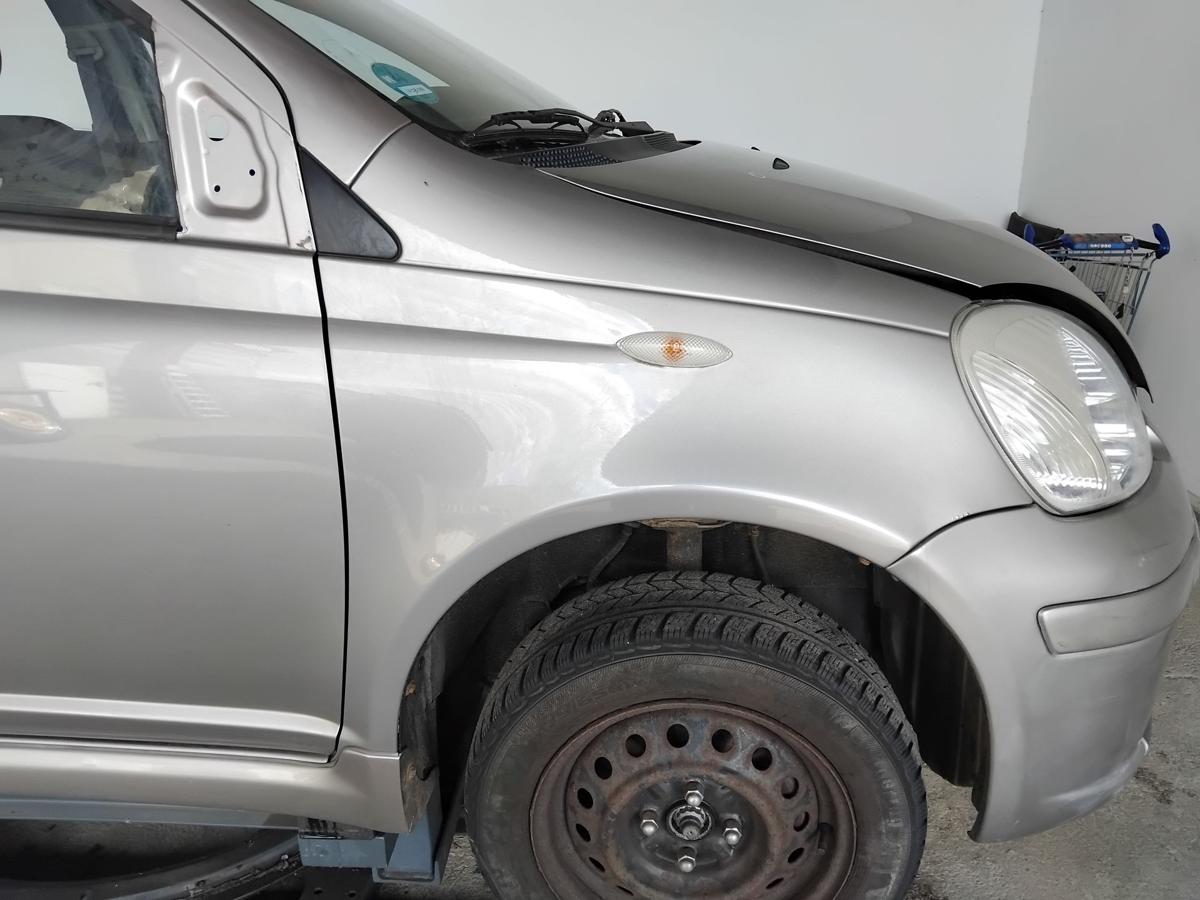 Toyota Yaris P1 original Kotfl&uuml;gel vorn rechts 1D2 Silbergraumetallic BJ2004