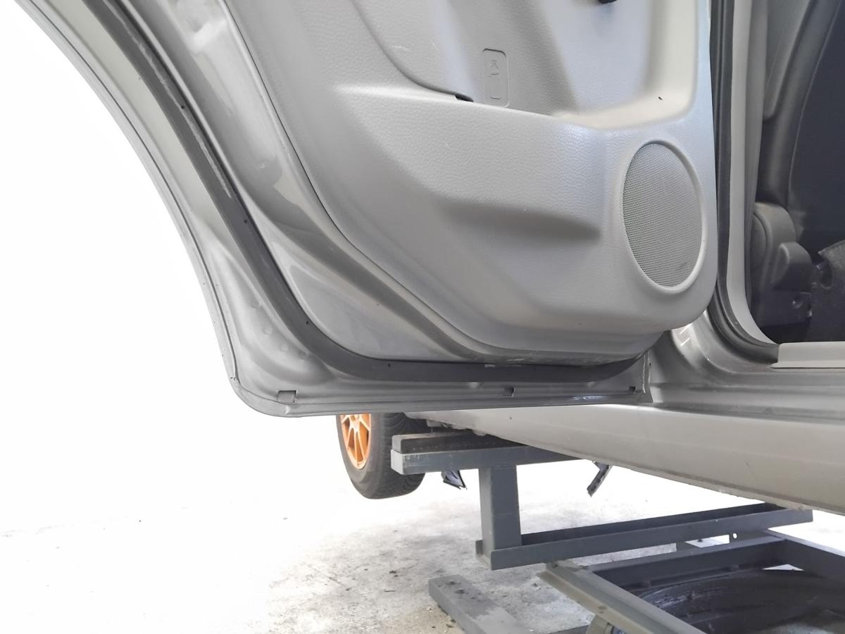 Suzuki SX4 T&uuml;r hinten links ZCD Galactic Gray 5t&uuml;rig Steilheck BJ2006