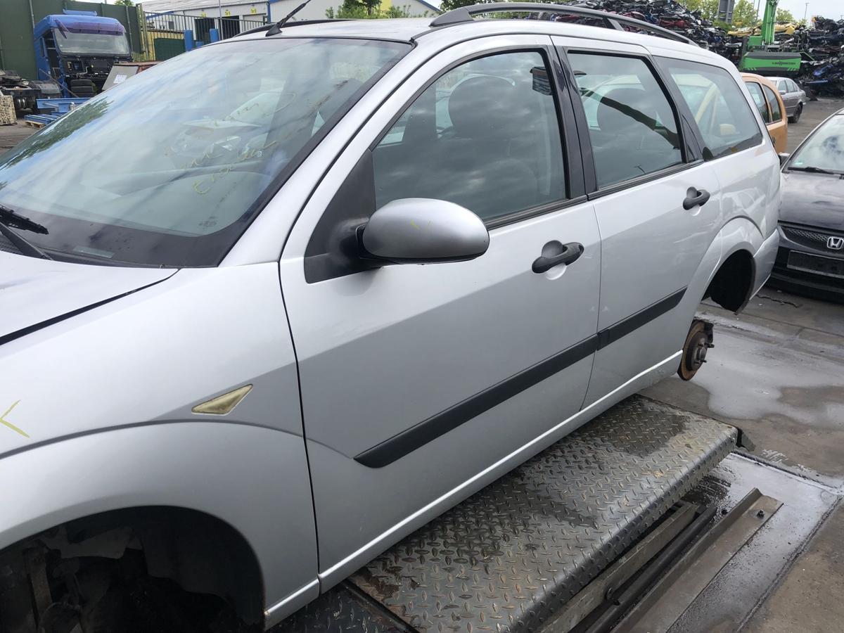 Ford Focus DNW original Tür vorn links Fahrer Polarsilber Bj 2001